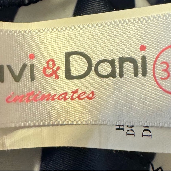 3X Davi & Dani Navy & Stripe Two Piece Swimsuit EUC. Only washed never worn. - Picture 3 of 7